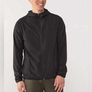 Vuori outdoor trainer  shell jacket 
 Men’s black size small